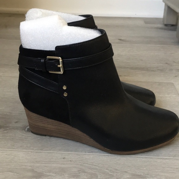 dr scholl's double wedge bootie